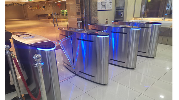 翼閘通道標準尺寸是多少？